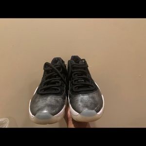 Jordan 11 low concord